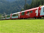 Bahnstrecke des Glacier Express in der Vorderrhein-Schlucht